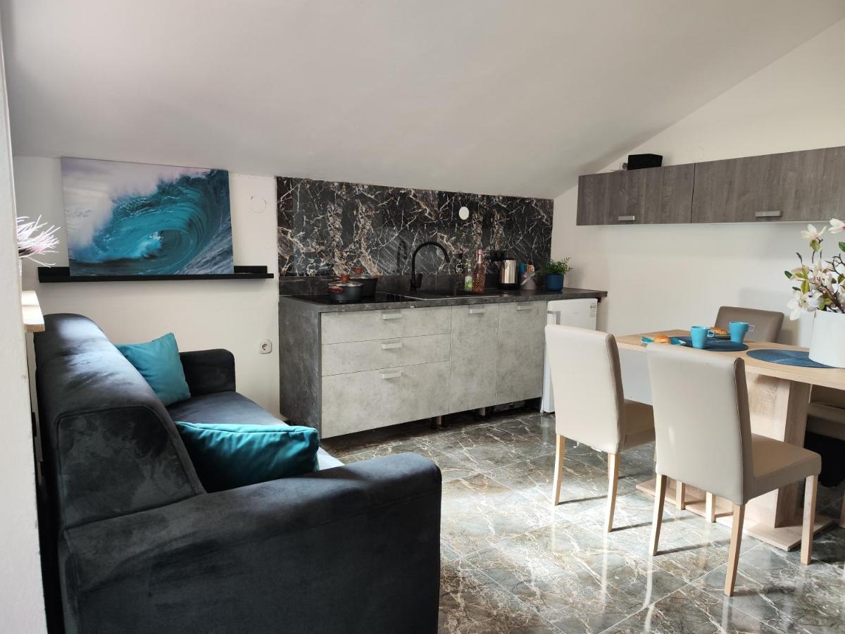 Apartments Orhidelia Njivice Extérieur photo