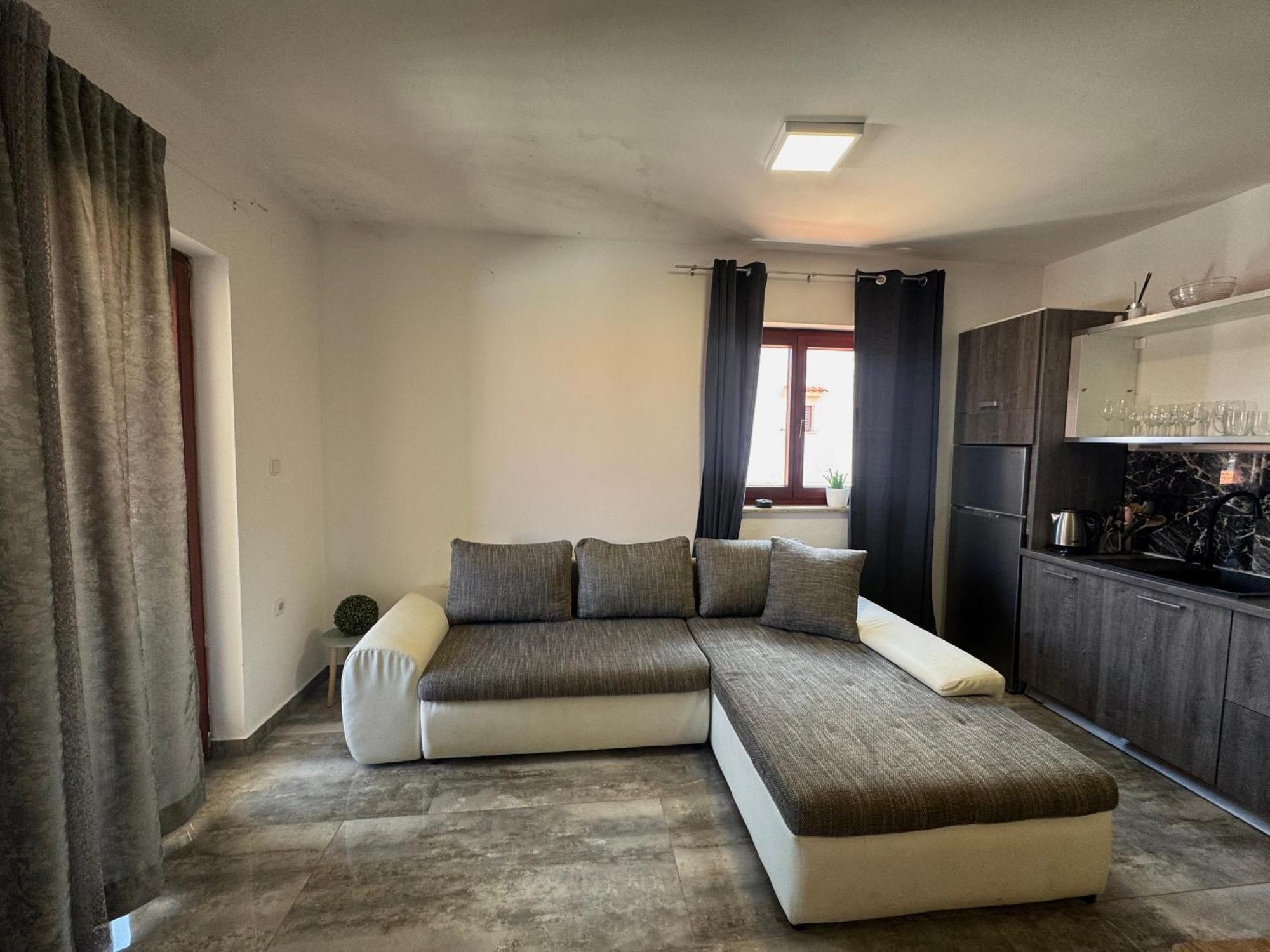 Apartments Orhidelia Njivice Extérieur photo